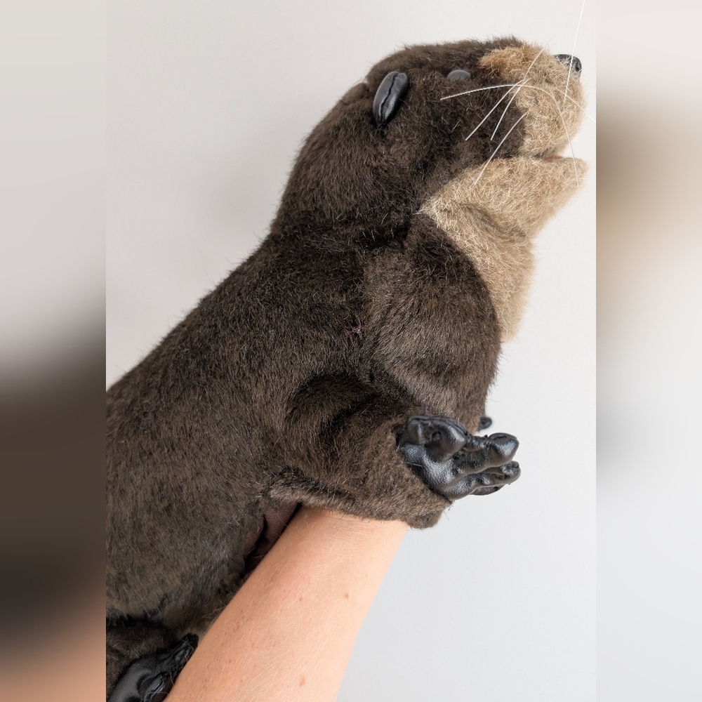 Folkmanis River Otter Hand Puppet - Picture 9 of 10